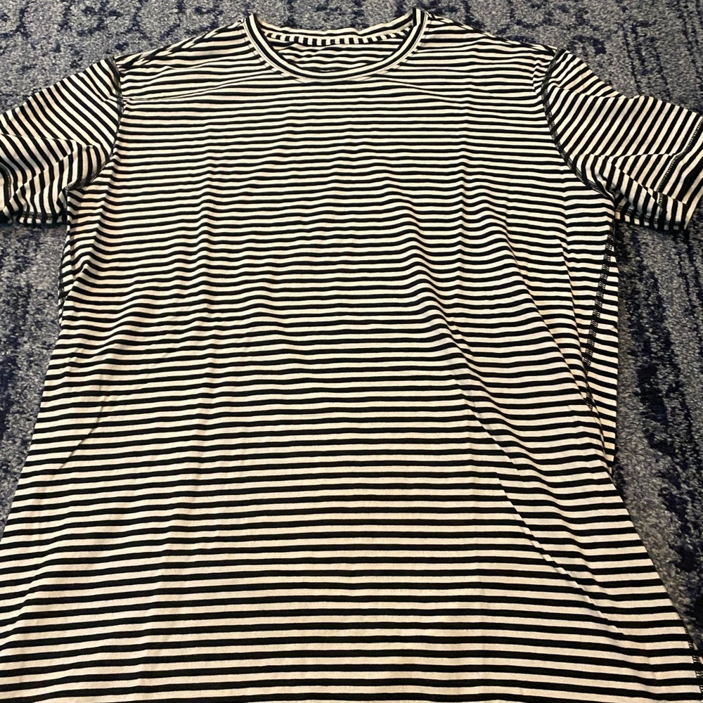 Lululemon Mens Black and White Striped T Shirt Large